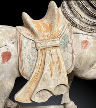 Carica l'immagine nel visualizzatore di Gallery, Coppia Cavalli in Terracotta risalenti alla Dinastia Tang